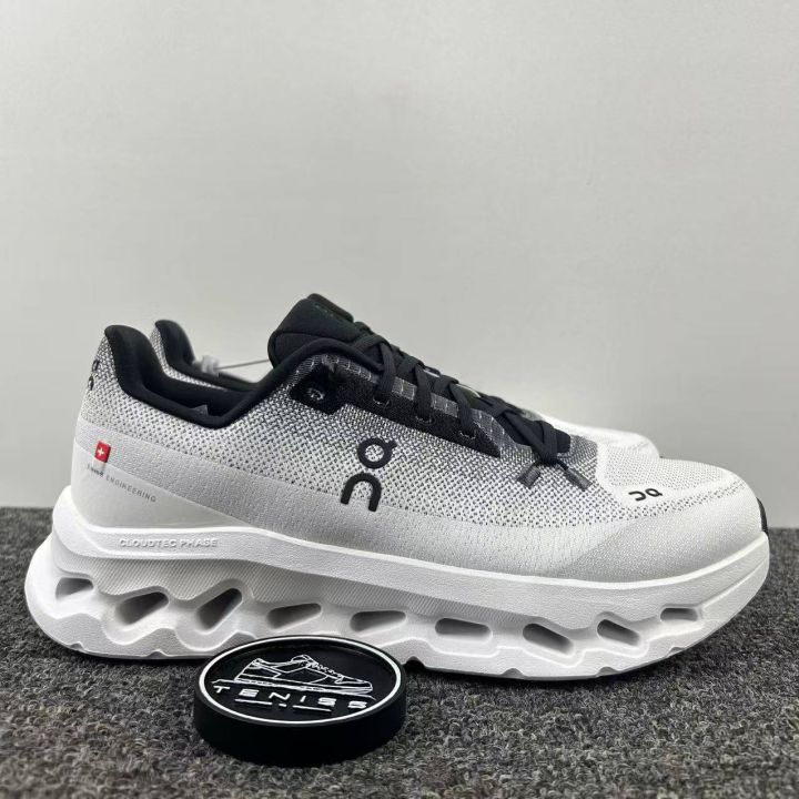 On Running On Running Cloudtilt na cor "Black / Ivory"