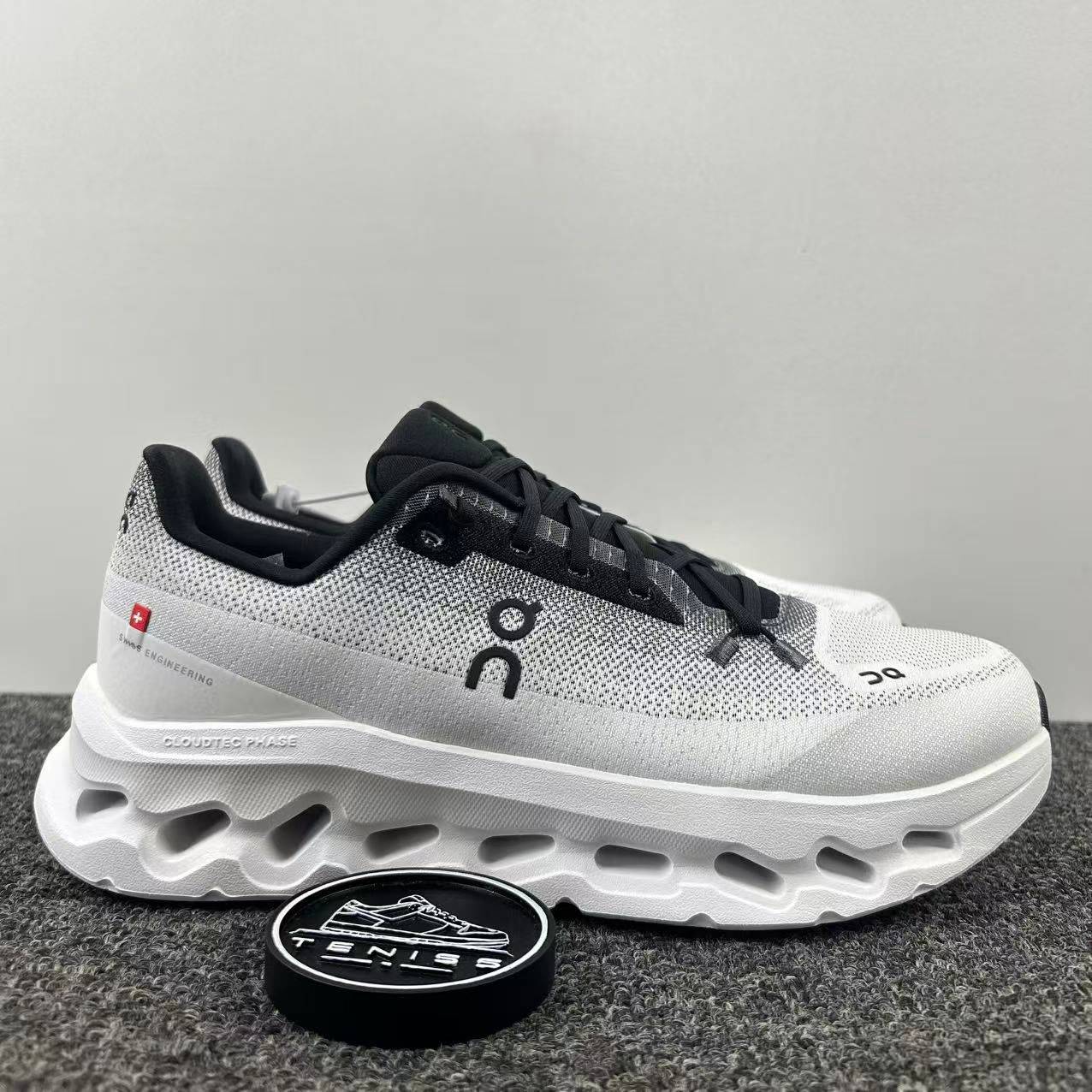 On Running On Running Cloudtilt na cor "Black / Ivory"