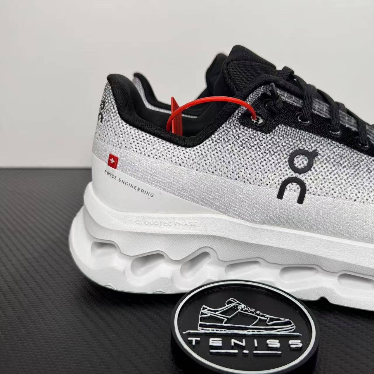 On Running On Running Cloudtilt na cor "Black / Ivory"